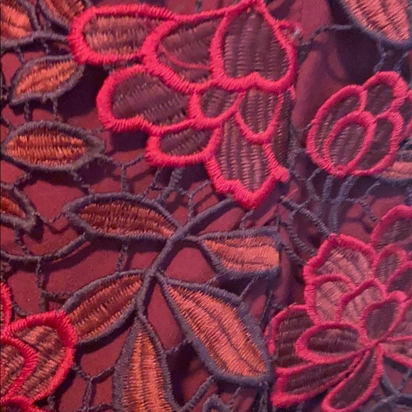 Beautiful red flower dress - Picture 4 of 4